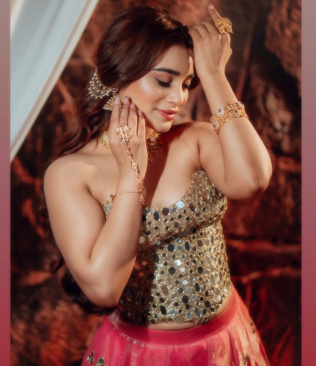 Tanvi Kolte turns Radha in pink lehenga