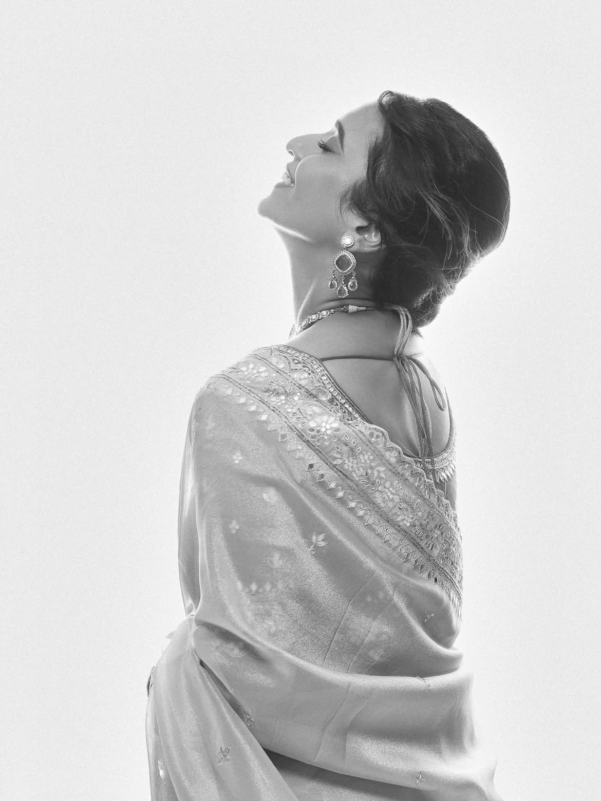 Shivani Surve Saree Look