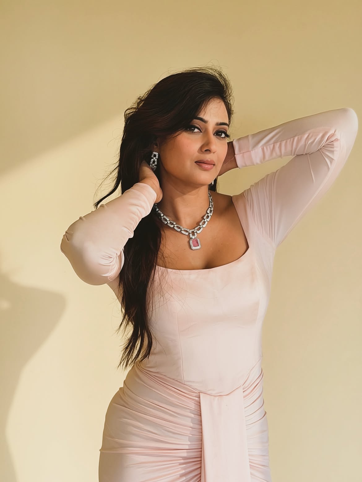 Shweta Tiwari pink bodycon dress