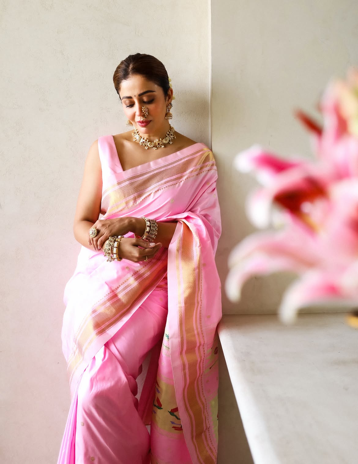 Neha Pendse pink saree photos