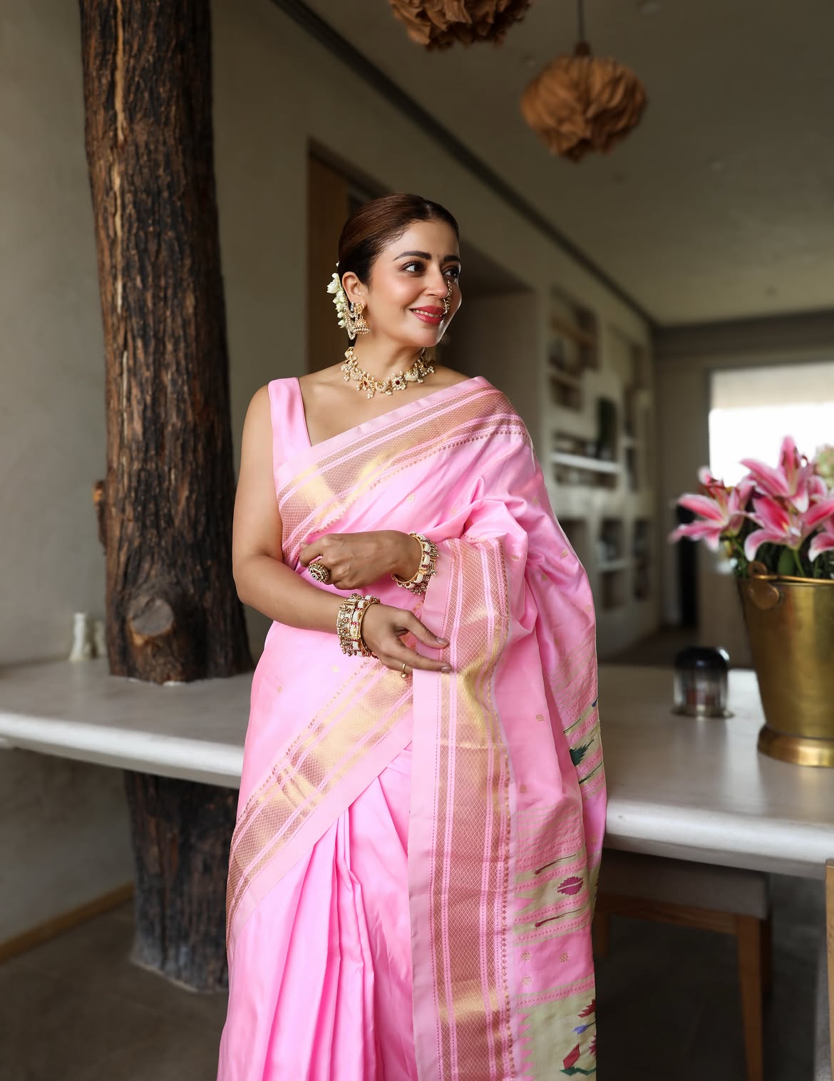 Neha Pendse pink saree photos
