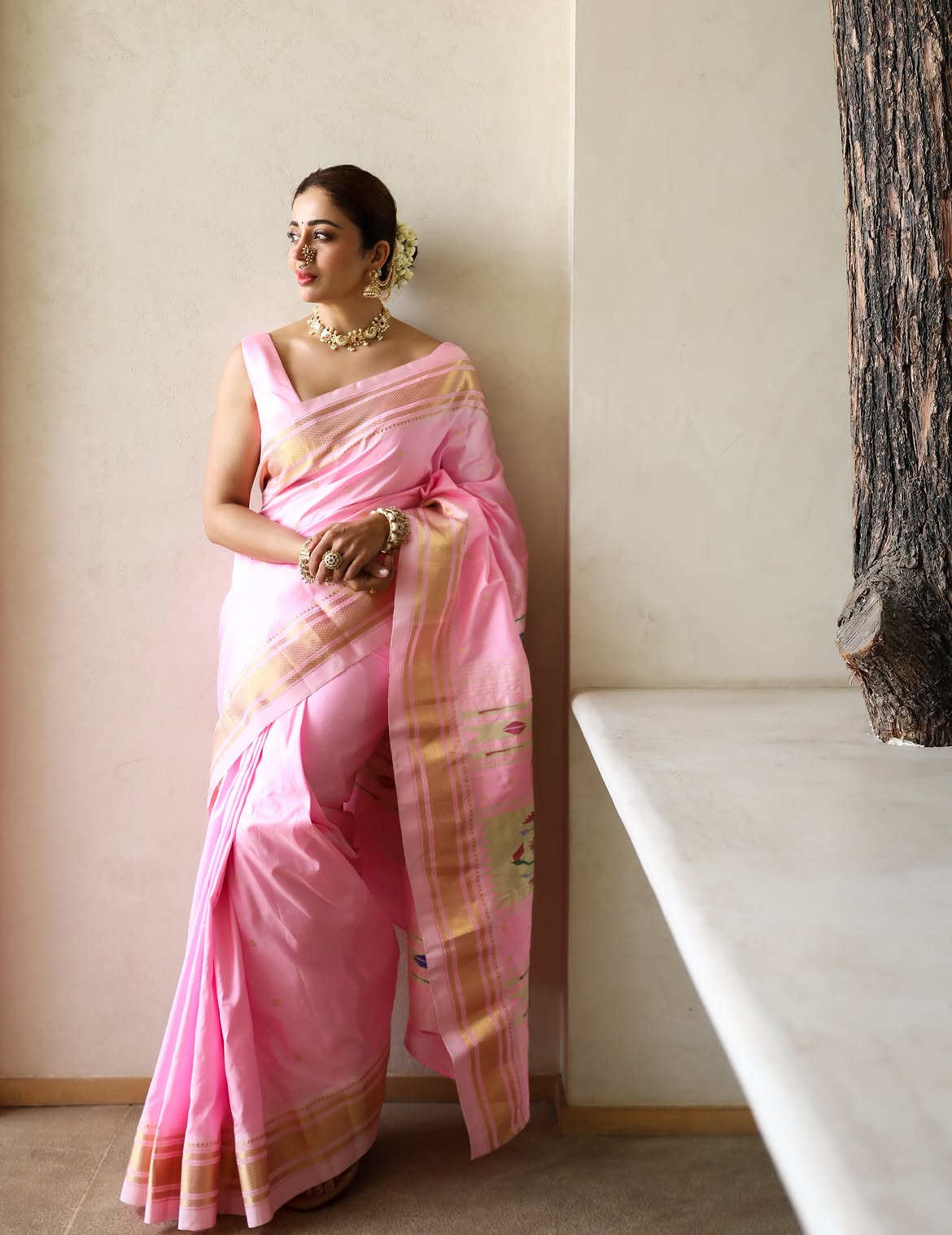 Neha Pendse pink saree photos