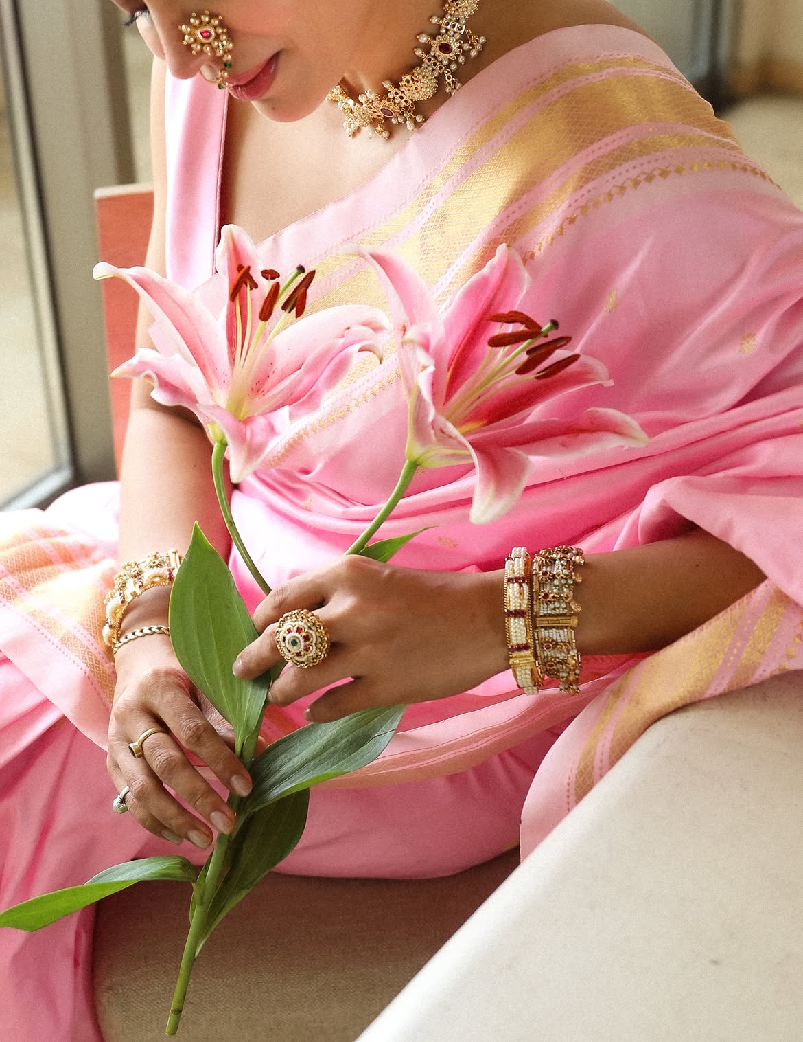 Neha Pendse pink saree photos