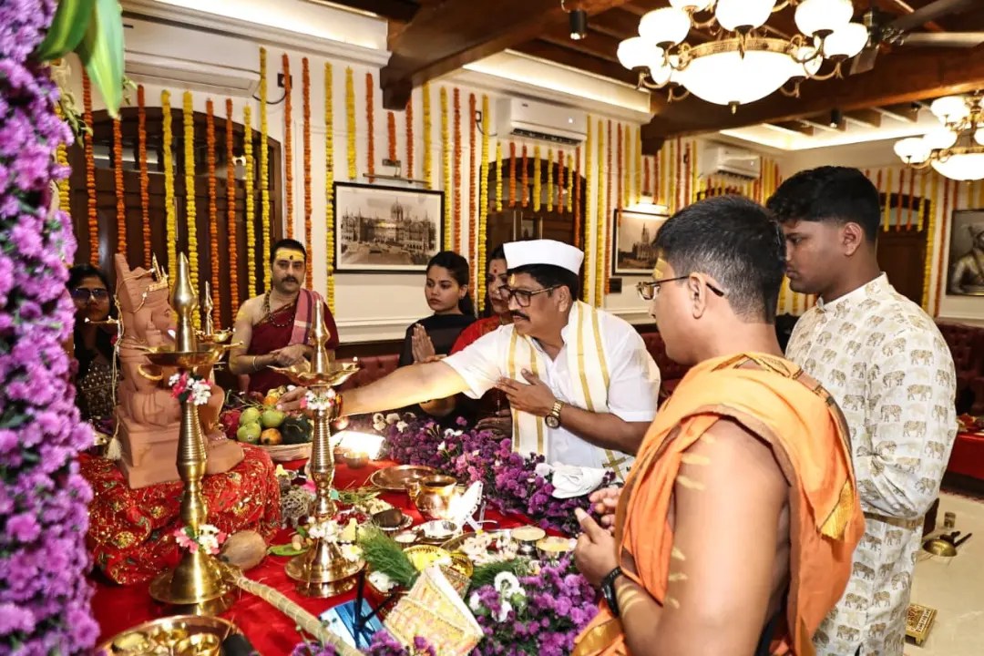 Maharashtra political leaders Ganpati celebration