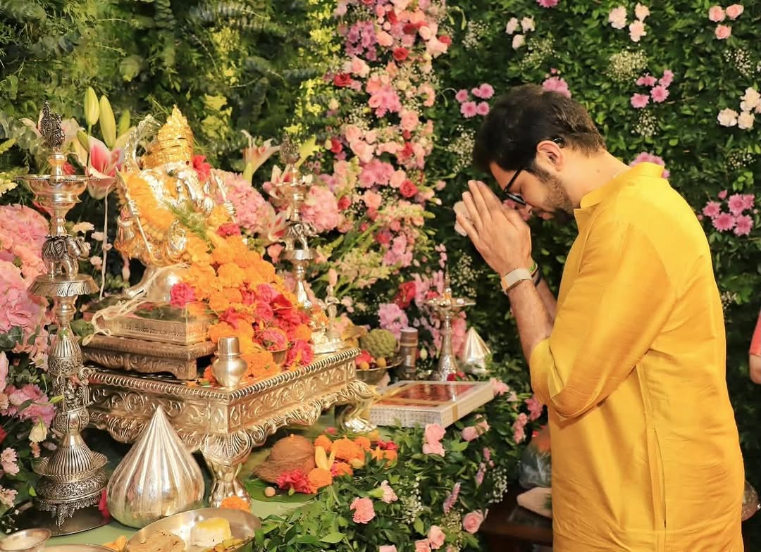 Maharashtra political leaders Ganpati celebration