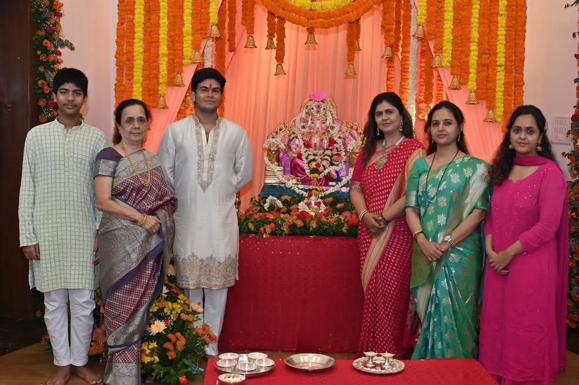 Maharashtra political leaders Ganpati celebration