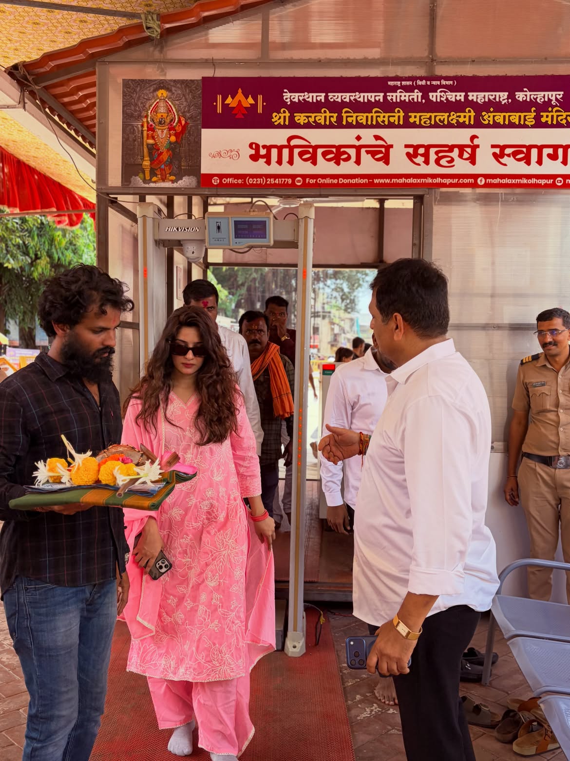 Neha Khan visit Mahalakshmi temple