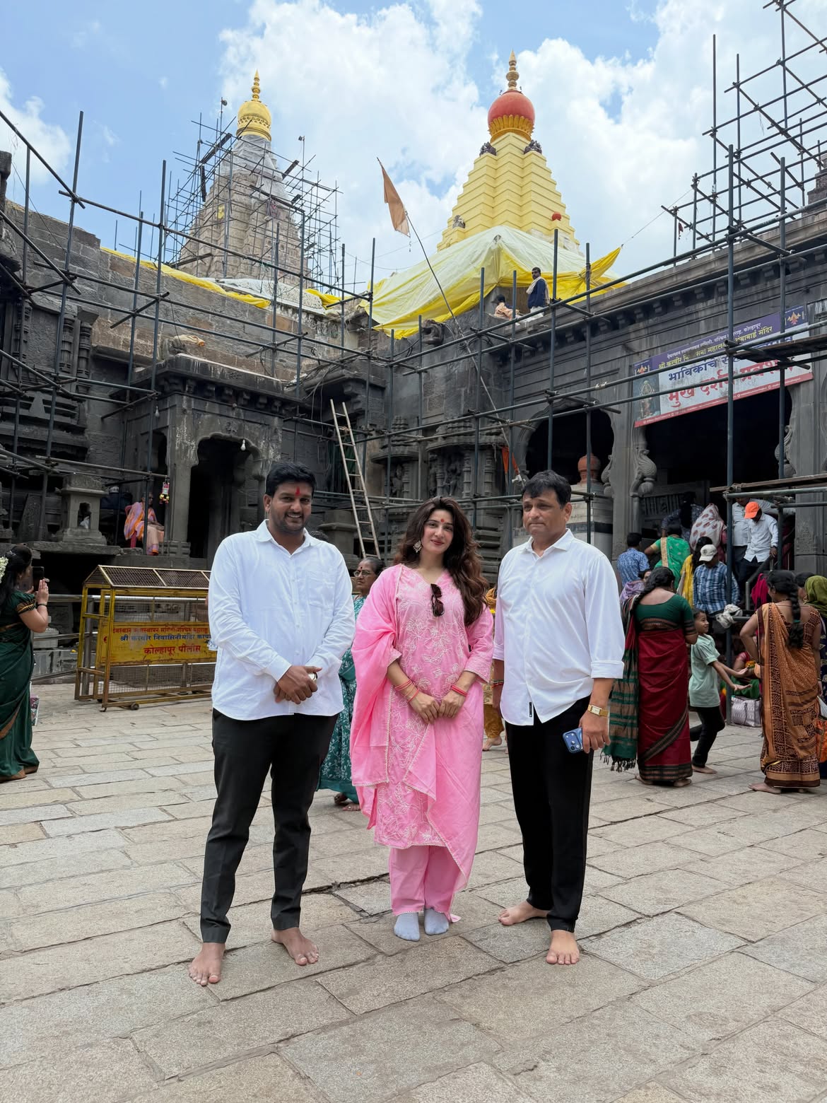 Neha Khan visit Mahalakshmi temple