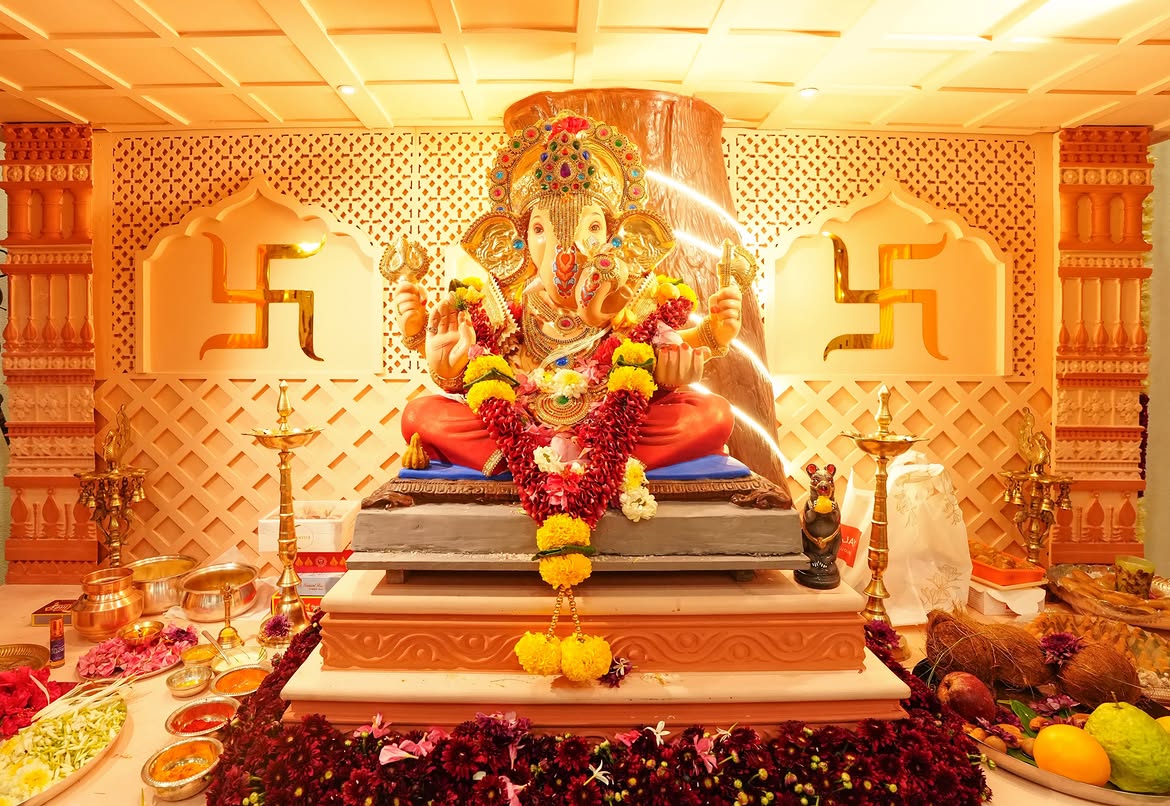 Maharashtra political leaders Ganpati celebration