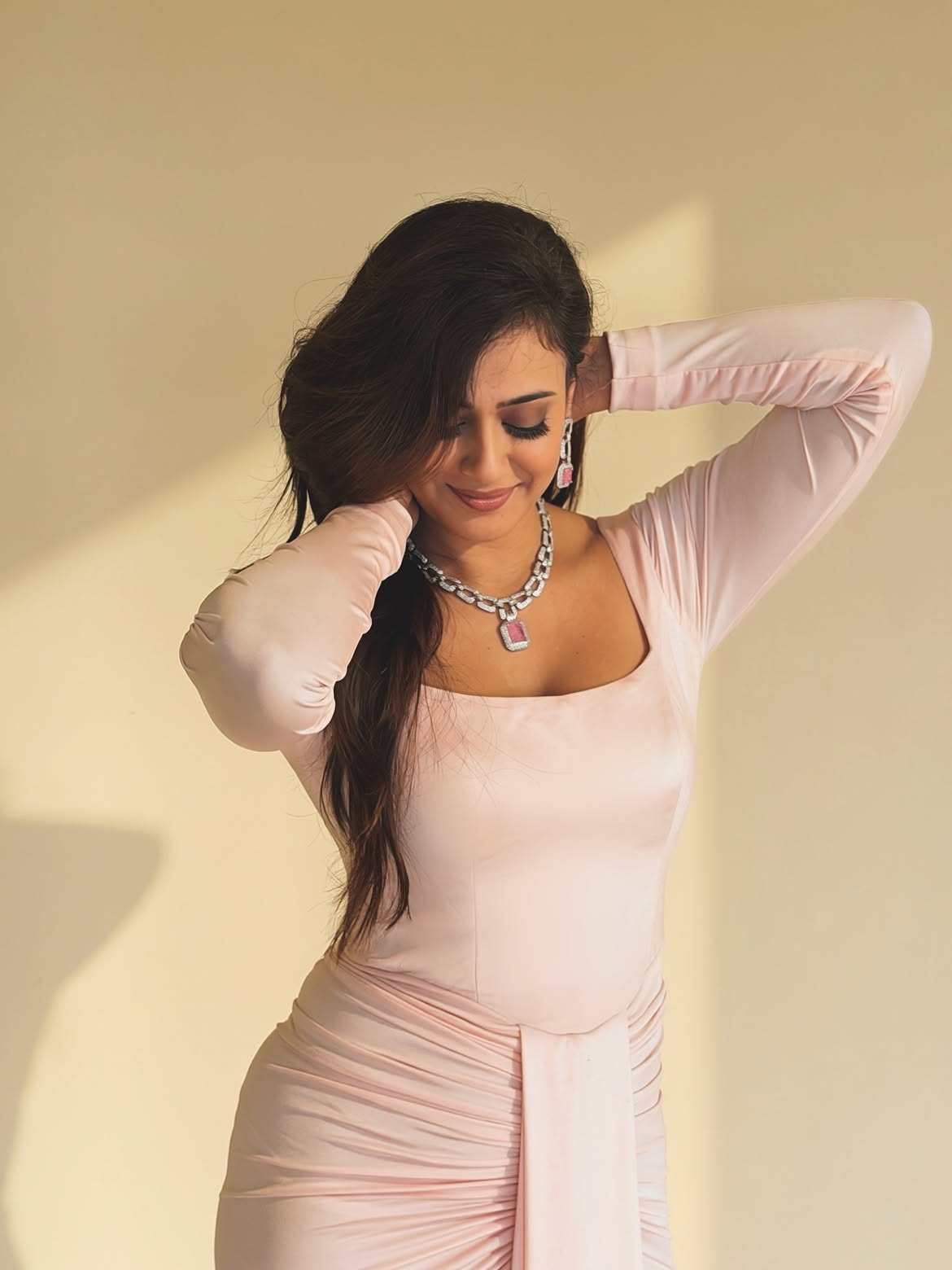 Shweta Tiwari pink bodycon dress