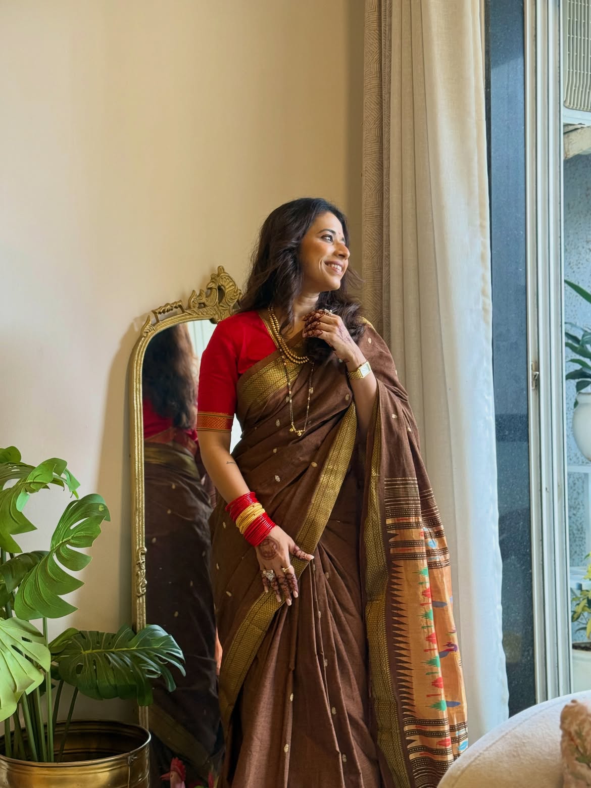 Shreya Bugde latest saree look