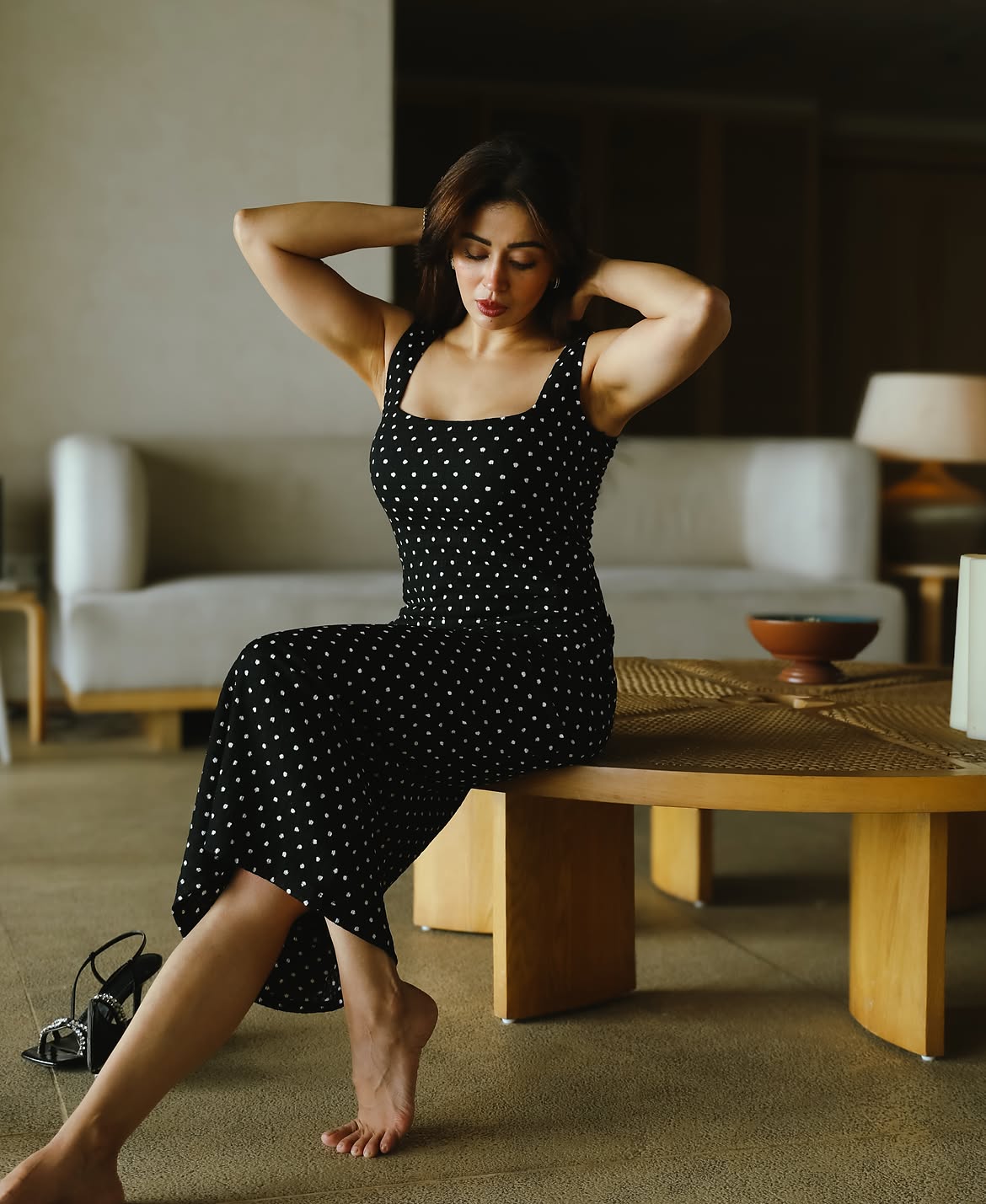 Neha Pendse viral black and white photo