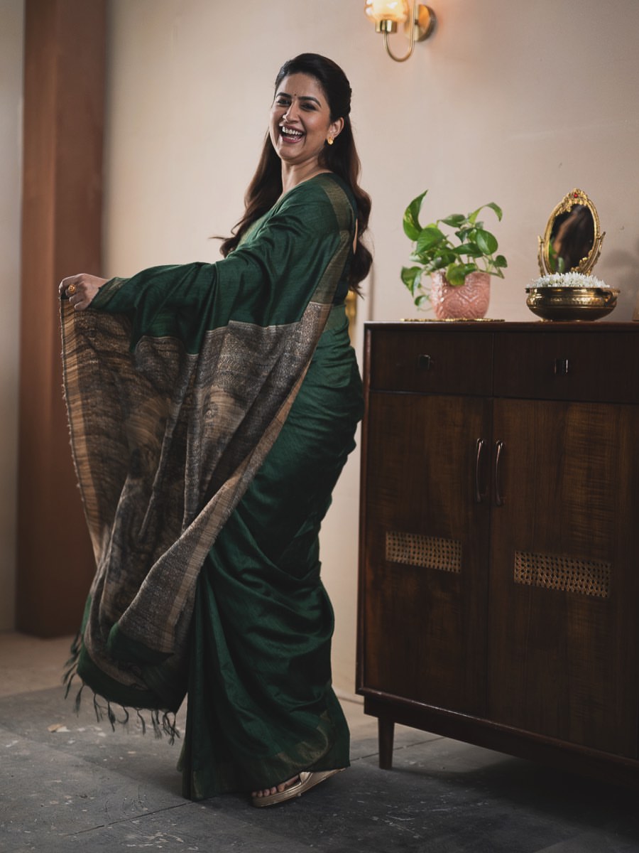 Vaidehi parashurami green saree photos