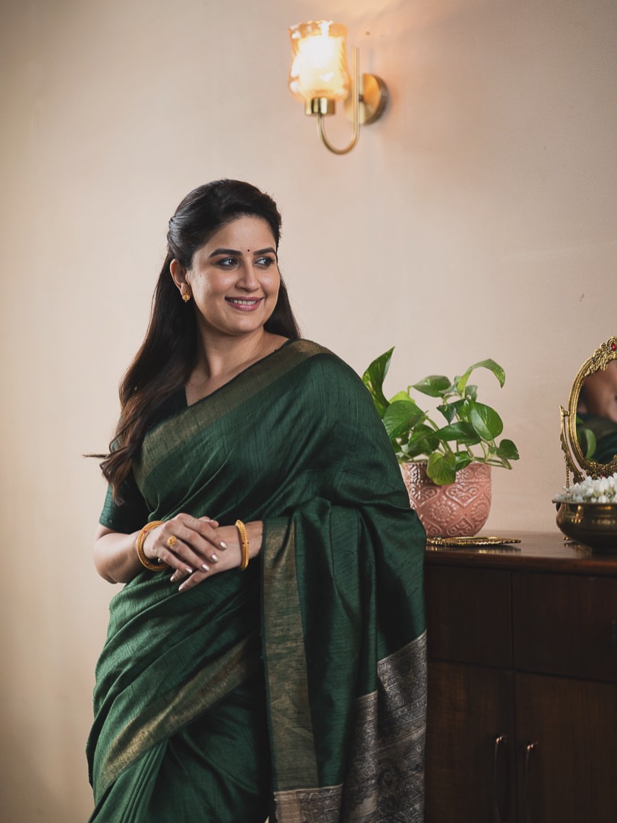 Vaidehi parashurami green saree photos