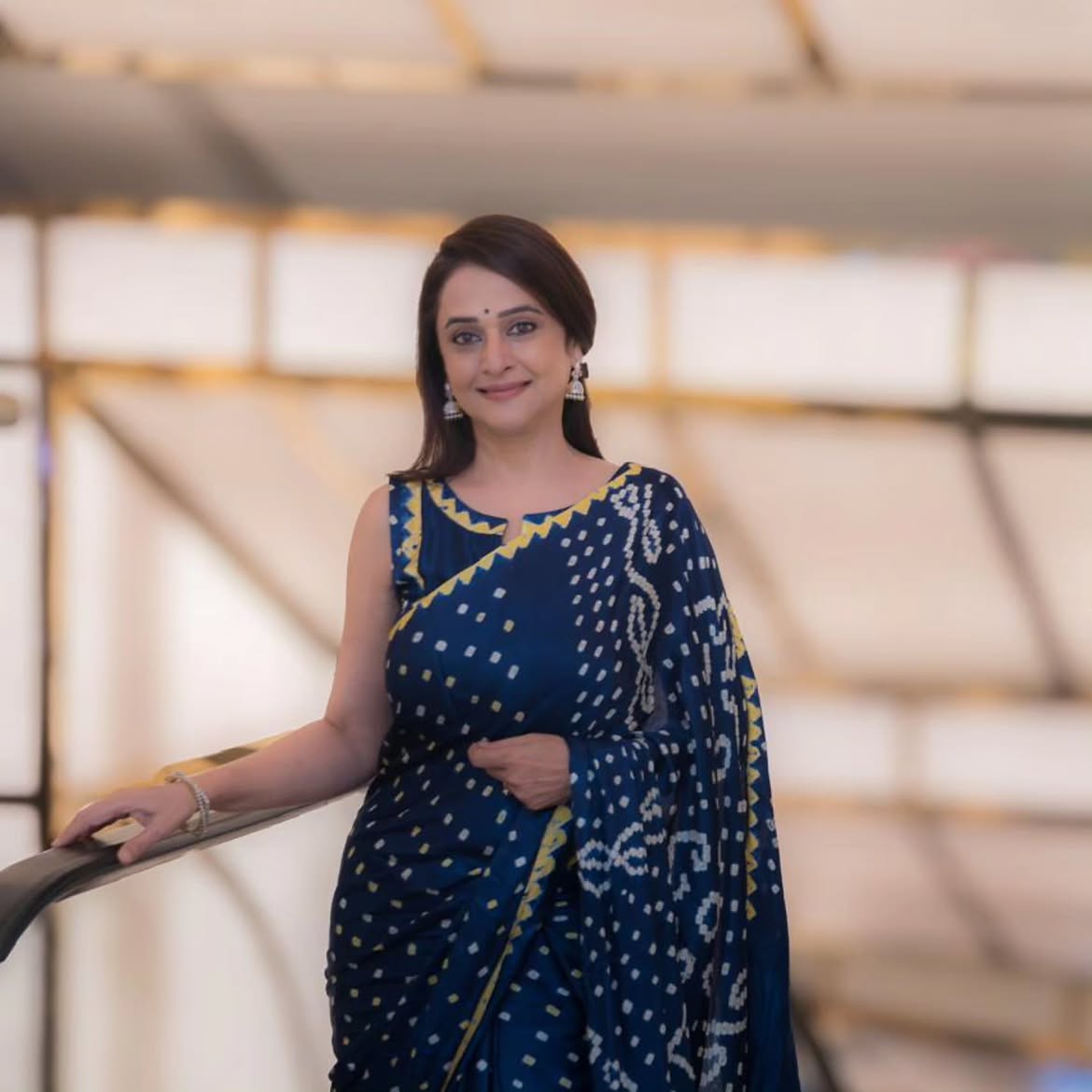 Mrinal Kulkarni Bandhkor movie look
