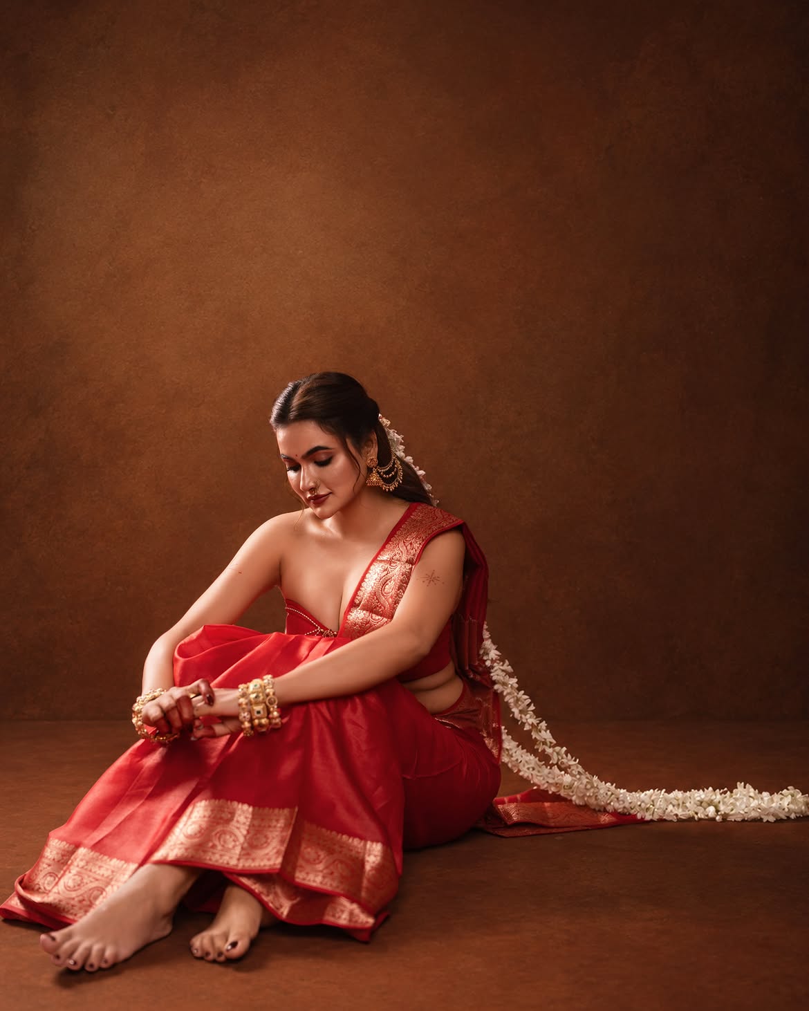 Reva Kaurase saree look