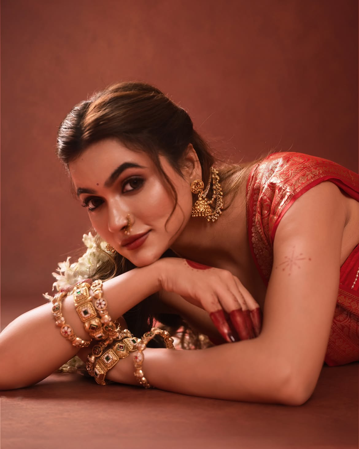 Reva Kaurase saree look