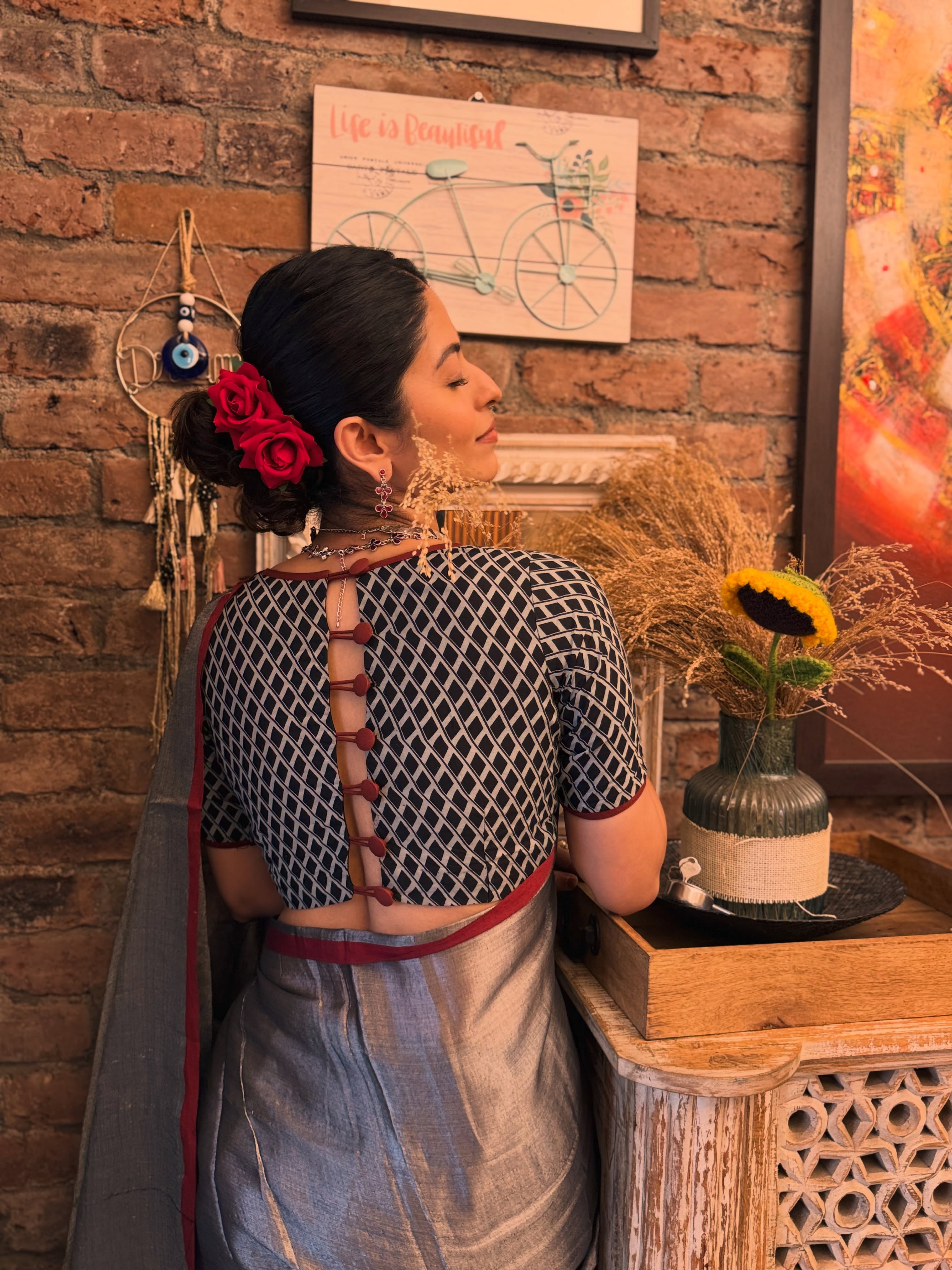 Abhidnya Bhave Grey Saree Look