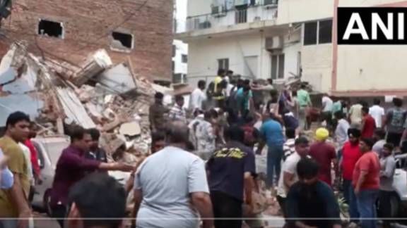 Delhi Satya Niketan Building Collapse