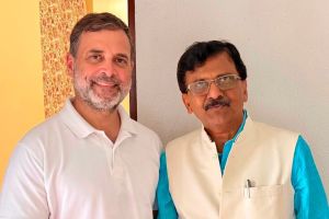 Sanjay Raut Cancer Reason slow poisoning claim | Rahul Gandhi suggests toxicology test for Sanjay Raut | संजय राऊत कॅन्सर कारण स्लो पॉयजनिंग संशय | राहुल गांधी टॉक्सिक टेस्ट सल्ला संजय राऊत