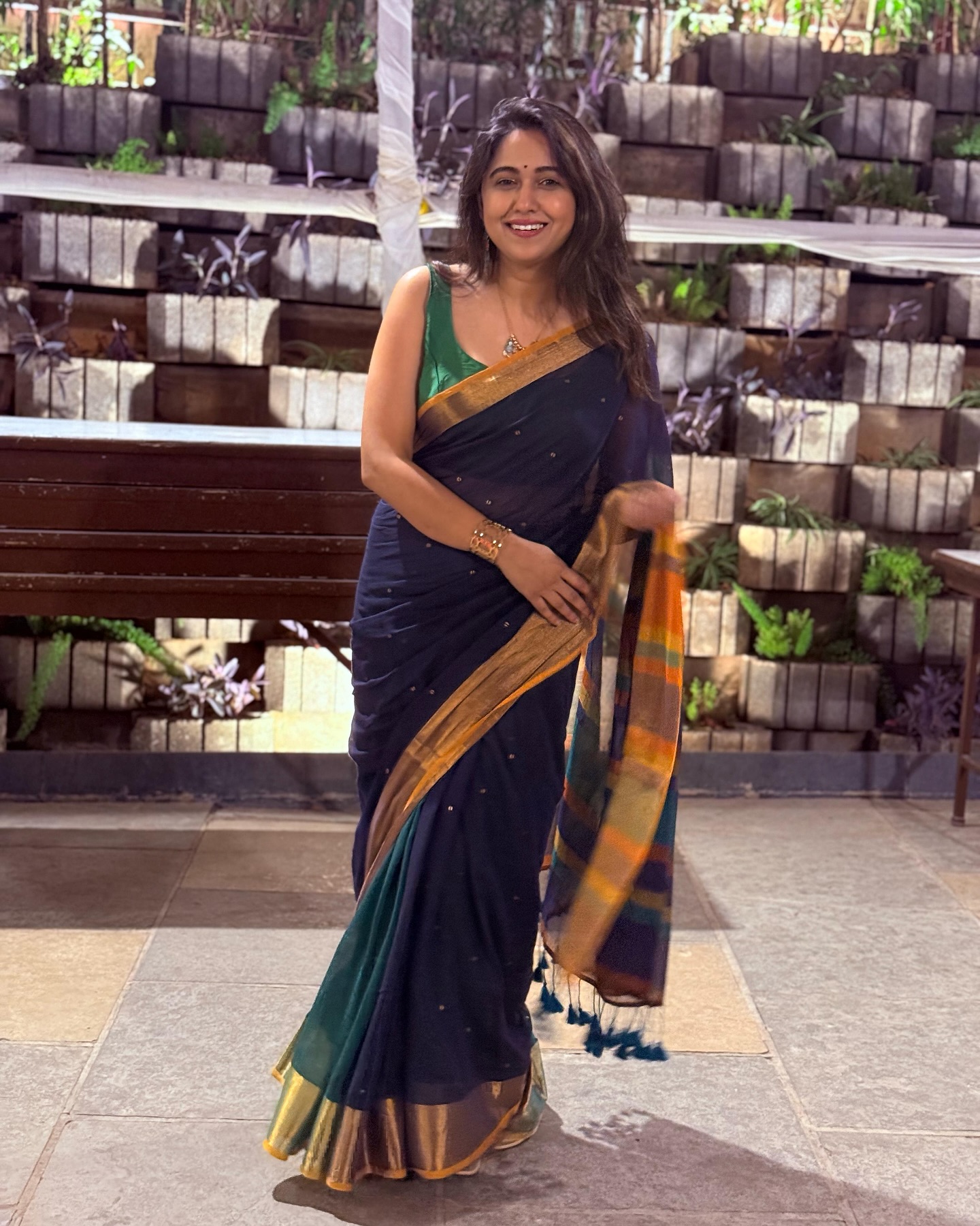 या सोहळ्यात राज्याचे मुख्यमंत्री देवेंद्र फडणवीस आणि सांस्कृतिक कार्यमंत्री ॲड. आशीष शेलार यांच्या हस्ते मनोरंजन क्षेत्रातील दिग्गज कलाकारांचा गौरव करण्यात आला.
