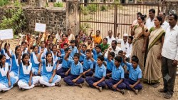 सरकारी शाळांतील मूलभूत सुविधांसाठी विद्यार्थी, पालकांचे आंदोलन