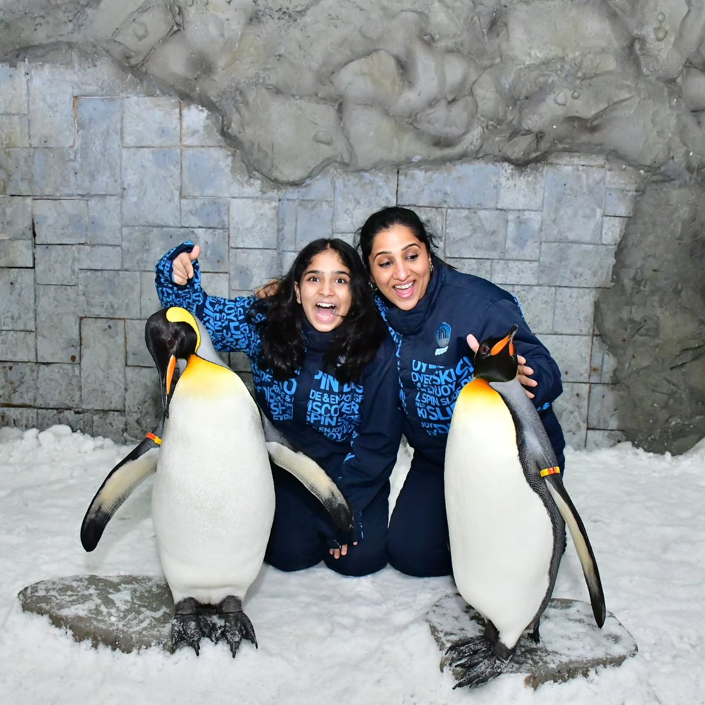 Madhurani Gokhale Dubai Vacation With Daughter