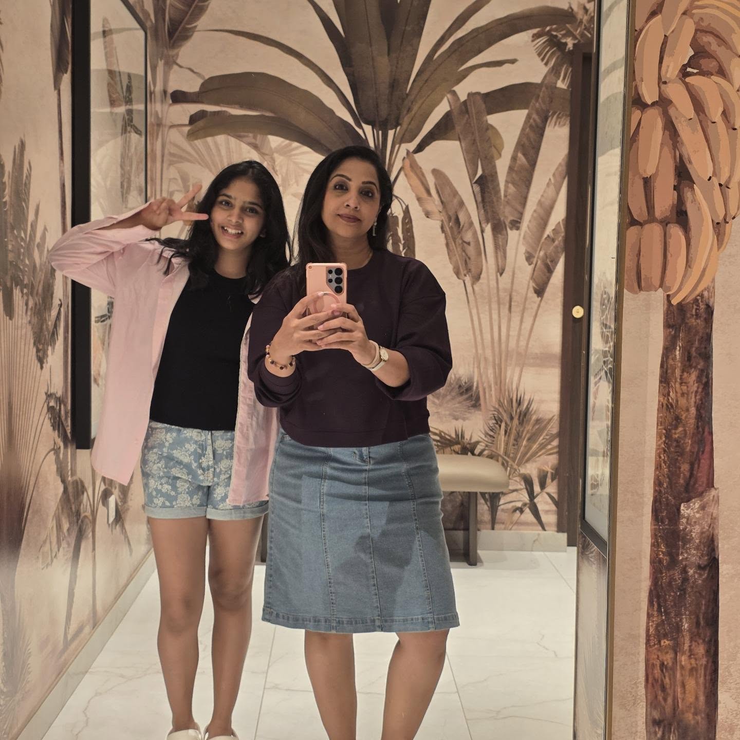 Madhurani Gokhale Swarali Prabhulkar Dubai Vacation
