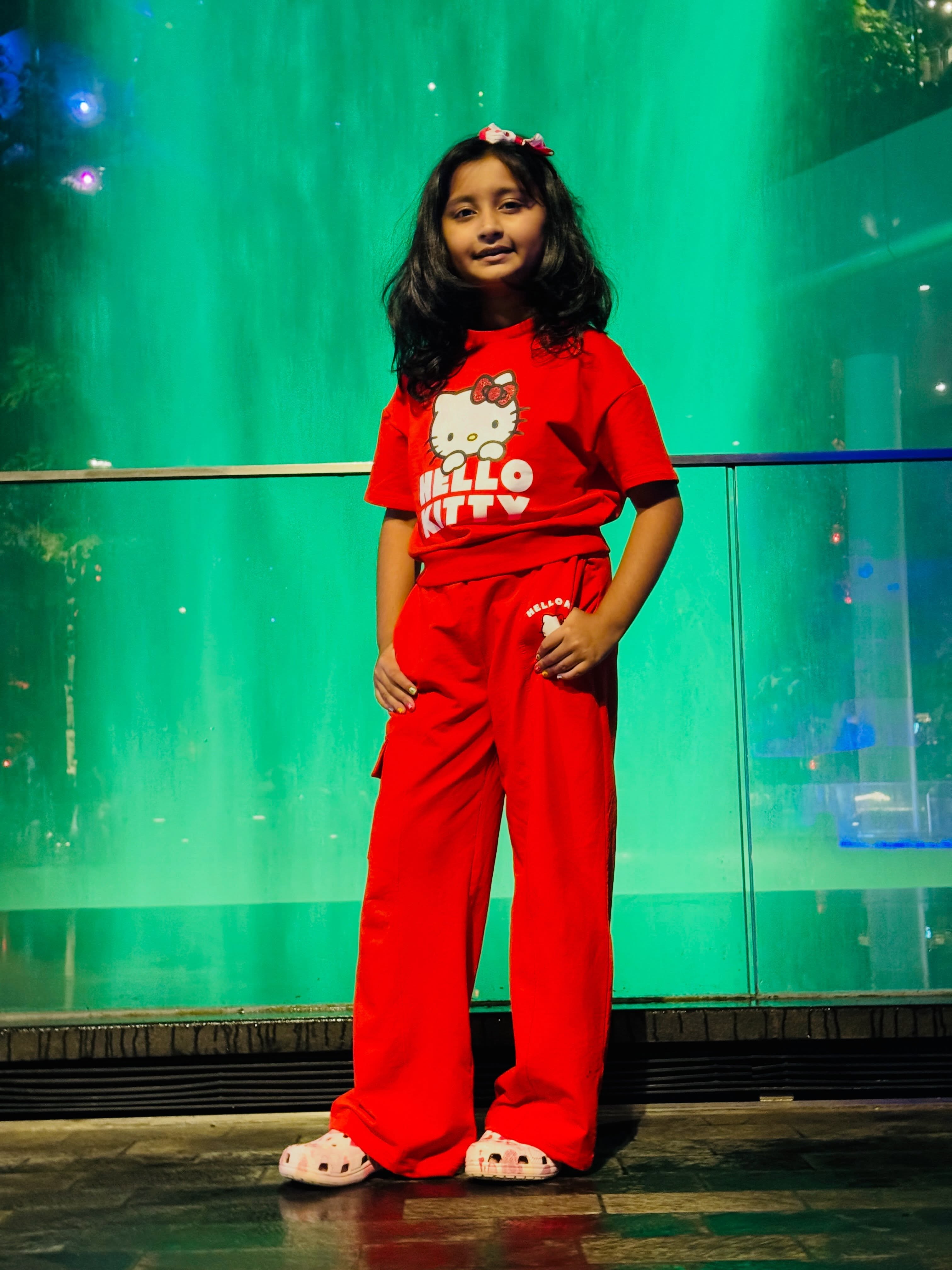 Myra Vaikul Family Vacation At Singapore 