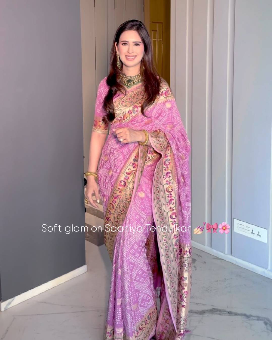  Saaniya Chandhok bandhani saree look