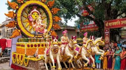 गणेशोत्सवात दंगली घडविण्याची भिती, हिंदू-मुस्लिमांनी सतर्क राहा- राज ठाकरे