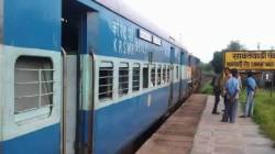 मुंबई – सावंतवाडी एक्स्प्रेस सर्वात वेळ खाऊ ठरणार; कोकणवासीयांना प्रवासासाठी १४ तासाचां कालावधी लागणार…