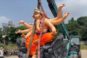 Jalgaon Ganesh Idol Damaged | Burhanpur 12 Feet Ganesha Statue Broken | Jai Maharashtra Mitra Mandal Jalgaon | Mehrun Lake Visarjan Jalgaon Crime News