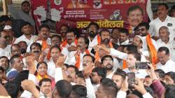 मराठवाड्यात दुष्काळ जाहीर करण्याची मागणी; परभणीत जिल्हाधिकारी कार्यालयाच्या प्रवेशद्वारावरच शिवसेनेचे आंदोलन