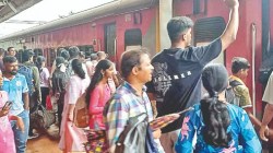 कोकण रेल्वे मार्गावर विशेष गाड्या उशिराने; वाढीव गाड्यांमुळे वेळापत्रक कोलमडले