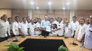 Maharashtra Sugar Mills Opening Date Protest | Sugar Commissioner Pune Sanjay Kolte Meeting | Farmer Unions Hallabol Morcha Sugar Commissionerate | Maharashtra Sugar Factory FRP Weight Scale Issue