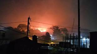 Vasai Virar Dumping Ground Fire Bhoyadapada | Gokhivare Vasai East Garbage Depot Fire | Kalpesh Bhoir Reporter Loksatta Vasai News | Vasai Virar Municipal Corporation Fire Brigade Action