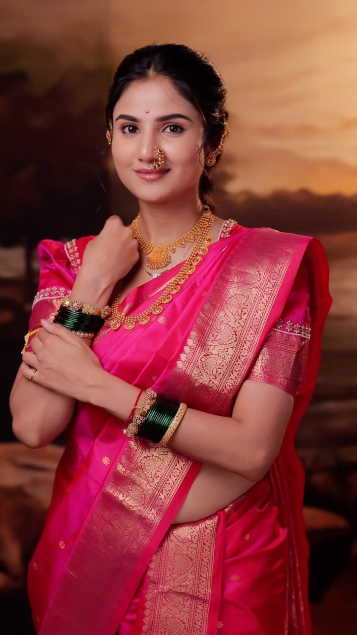 Pooja Birari Pink Nauvari Saree Look