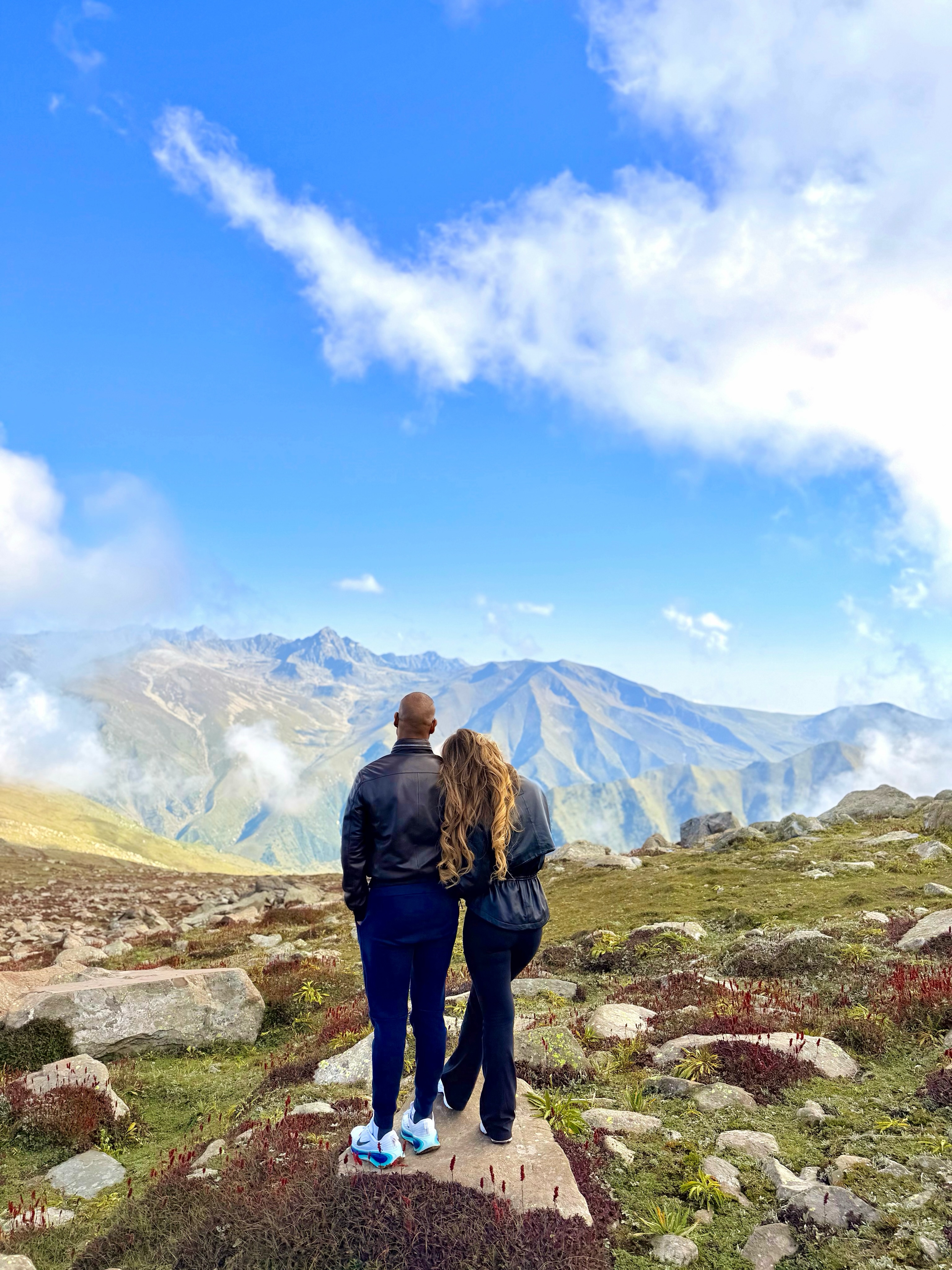 Shikhar Dhawan Sophie Dhawan Kashmir Vacation