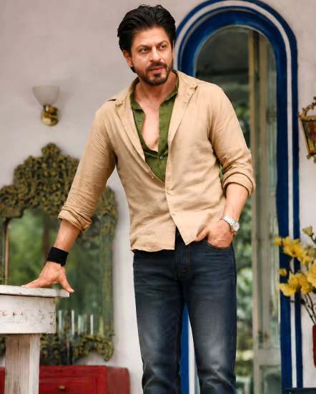 Bollywood Superstar Shah Rukh Khan sharing story of Ajmer Sharif fakir blessing in interview.