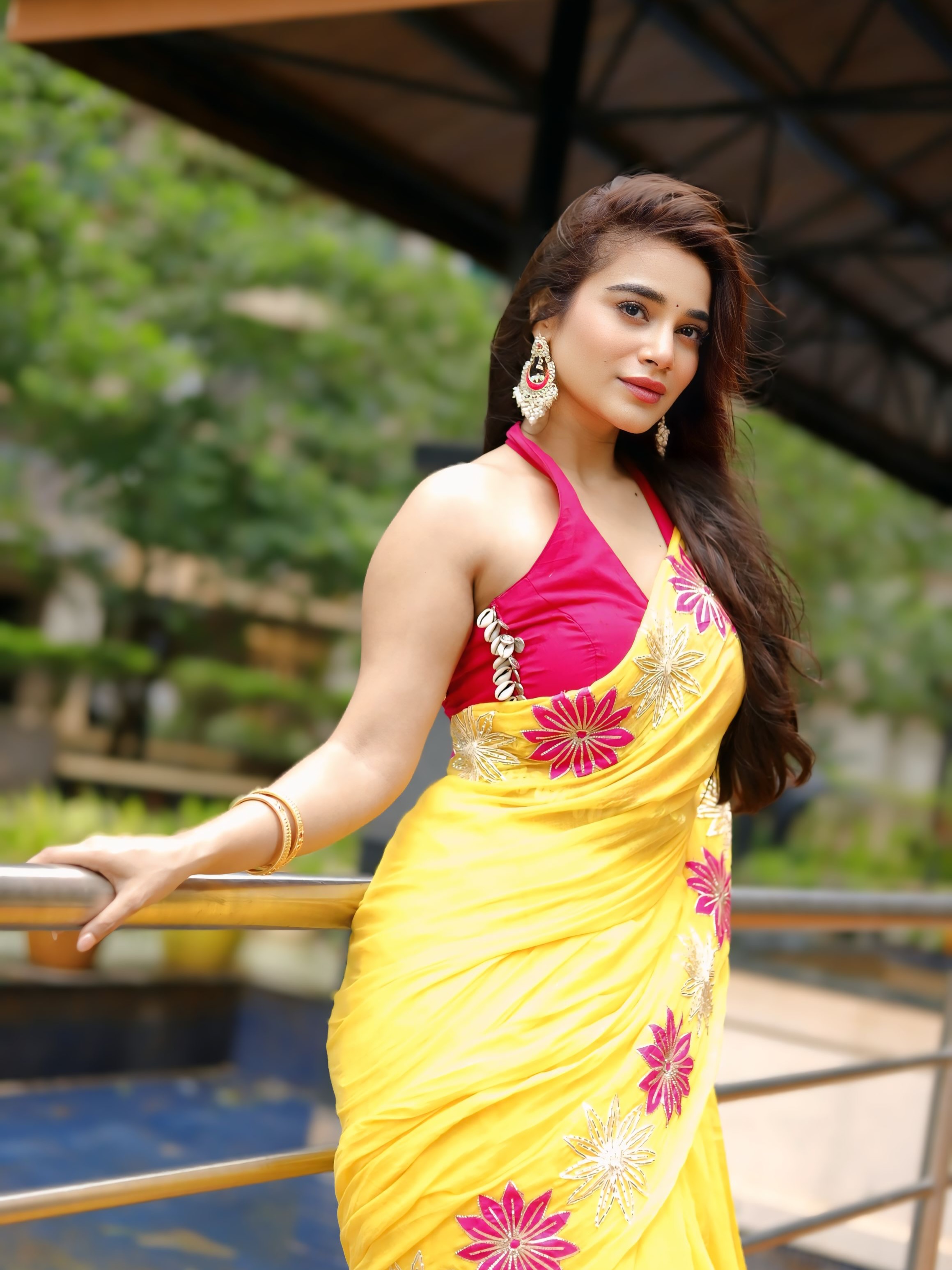 Tanvi Kolte Beach Saree Look Photoshoot