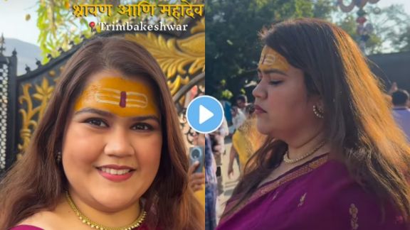Akshaya Naik visiting Trimbakeshwar temple in saree offering lotus to Mahadev