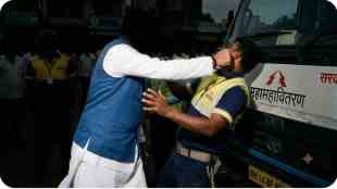 Dhule Smart Meter Assault Case | Mahavitaran Engineer Attacked Dhule