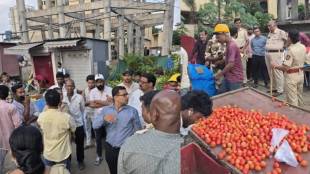 kdmc action on illegal hawkers dombivli | nilje lodha heaven weekly market drive | manpada police station case against hawkers | kalyan dombivli municipal corporation hawker eviction squad