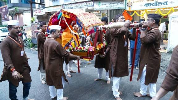 Dombivli Tilak Nagar Ganeshotsav 75 Years | Eco Friendly Dj Free Festival Dombivli | Tilak Nagar Sarvajanik Ganeshotsav Mandal | Dombivli News Marathi Loksatta