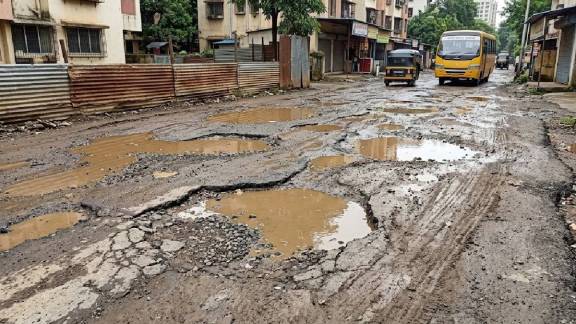 Kalyan Khadakpada Road Potholes | Gandharnagar Road Condition KDMC | Kalyan West Civic News | Potholes Issue Before Ganeshotsav Kalyan