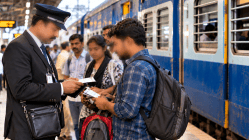 रेल्वेने प्रवास करताना ‘ही’ गोष्ट नसल्यास प्रवाशांवर थेट कारवाई! प्रकरण नेमके काय?