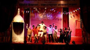 Pune Ganeshotsav Live Scenes performance by mandal artists | Pune Ganpati Jivant Dekhave traditional decoration display | पुण्यात गणेशोत्सवात सादर करण्यात आलेला जिवंत देखावा | पुणे गणपती जिवंत देखावे कलाकार सादरीकरण