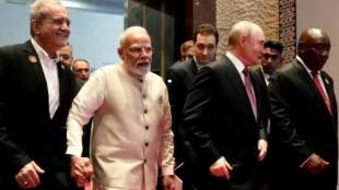 Iran President Masoud Pezeshkian with PM Narendra Modi | Mojtaba Khamenei health status news update | इराणचे राष्ट्राध्यक्ष मसूद पेझेश्कियन आणि नरेंद्र मोदी | मोजताबा खामेनेई प्रकृतीबाबत इराणच्या राष्ट्राध्यक्षांचे विधान
