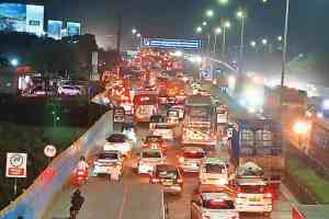 Mumbai Goa Highway Traffic Jam during festival | Ganesh Utsav Konkan Travel traffic updates